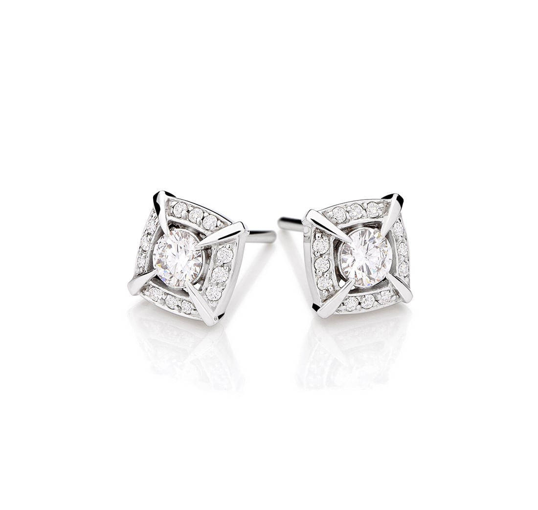 Brinco-de-ouro-branco-com-diamantes