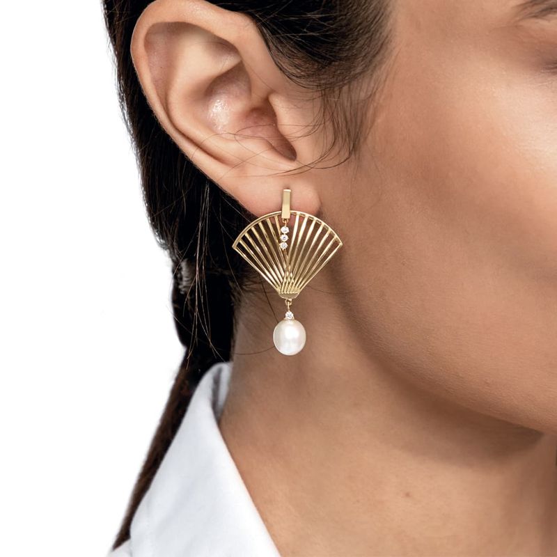 Brinco-em-ouro-amarelo-com-diamantes-e-perolas