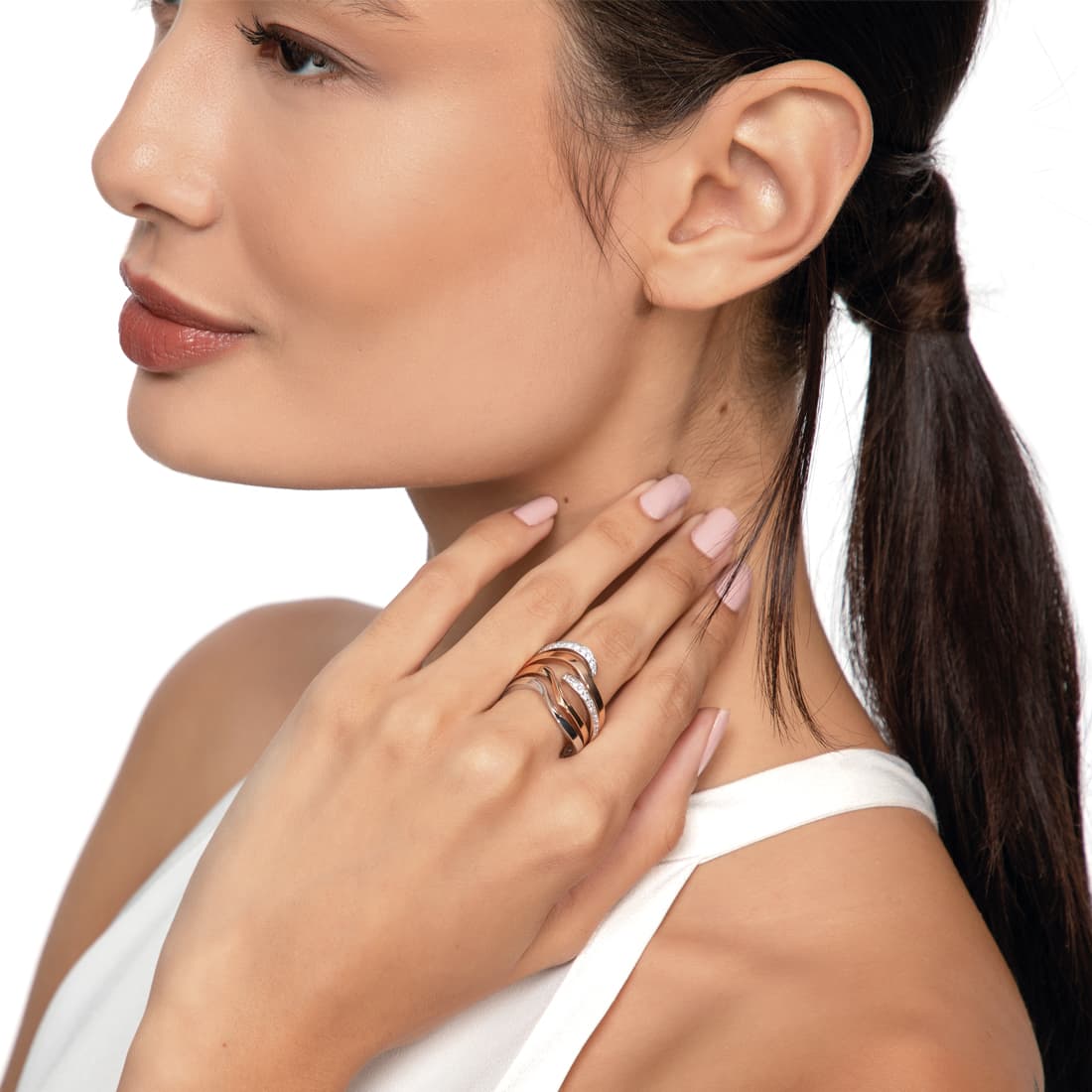 Anel-em-ouro-branco-e-ouro-rose-com-diamantes