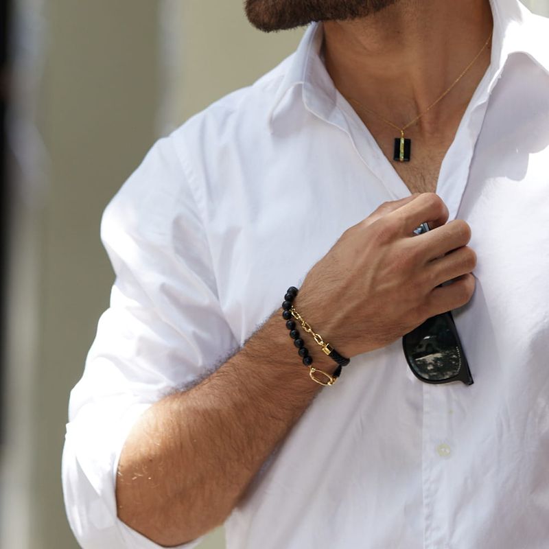 Pulseira-em-ouro-amarelo-e-couro