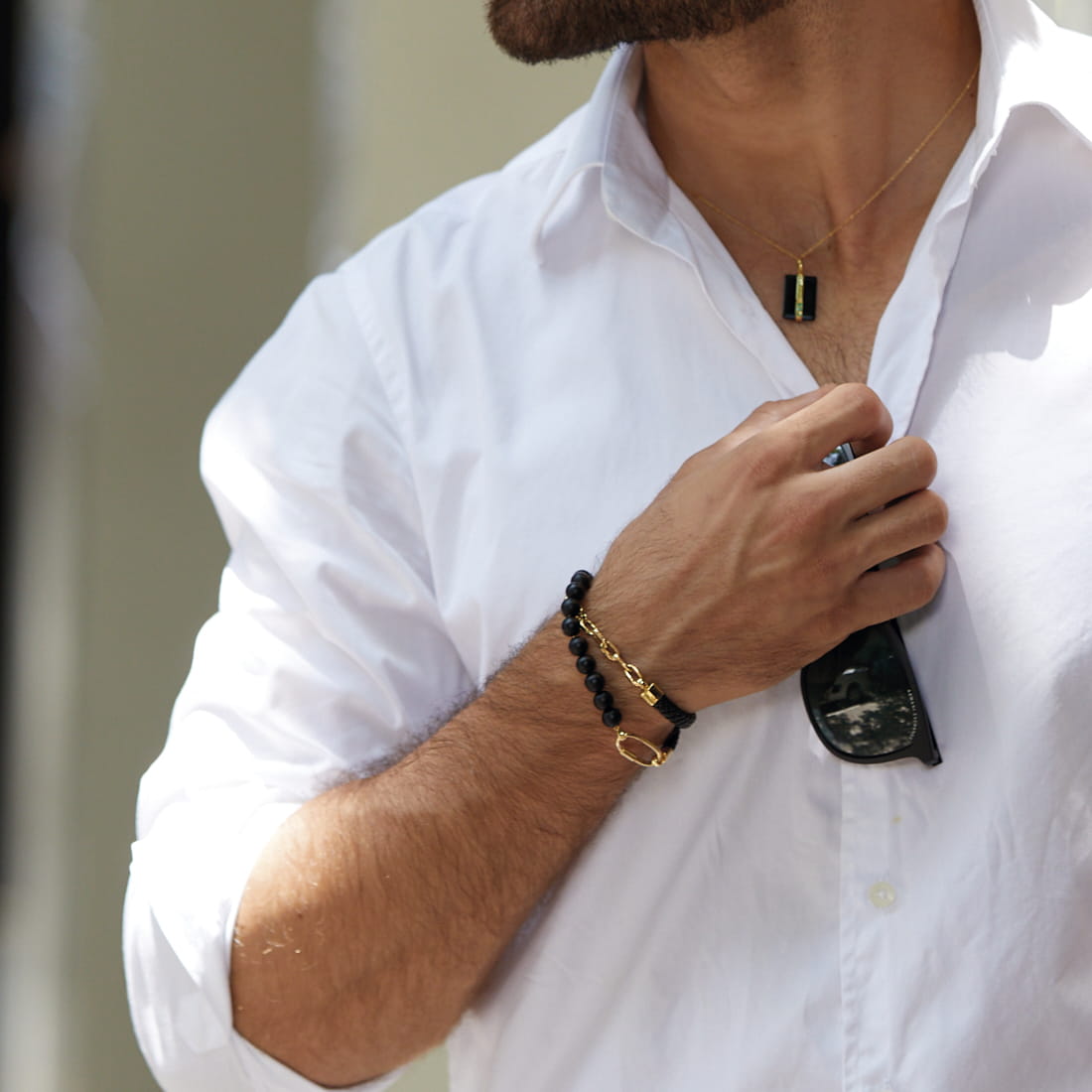 Pulseira-em-ouro-amarelo-e-couro