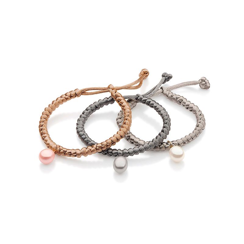 Pulseira-de-cetim-na-cor-cinza-com-perola-biwa-cinza-e-ouro-branco