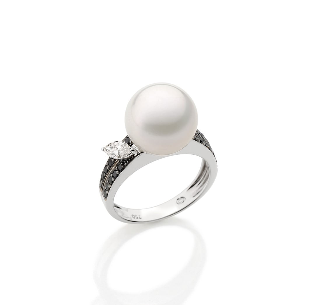 Anel-em-ouro-branco-com-diamantes-e-perola
