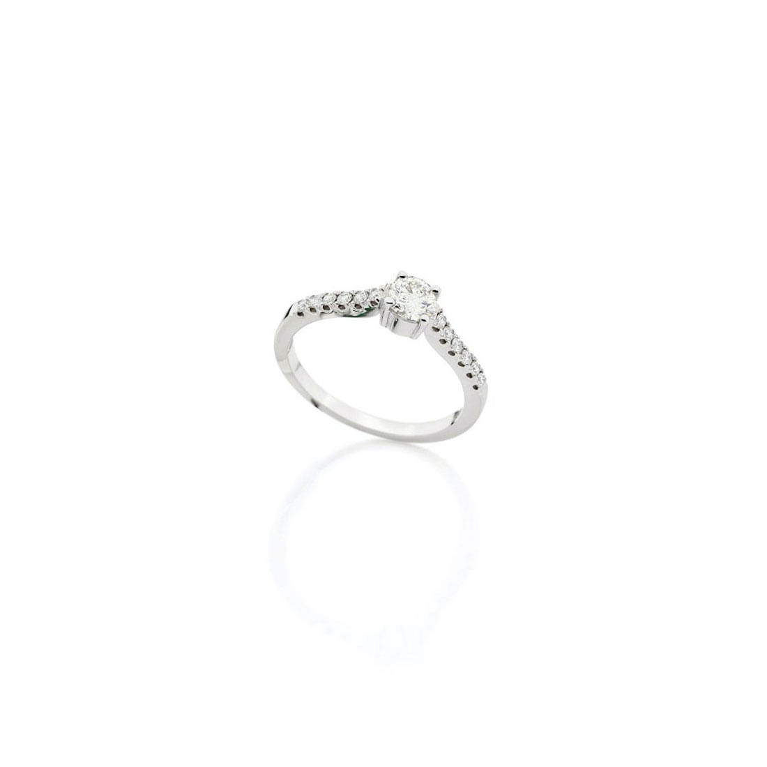 Anel-solitario-em-ouro-branco-18k-com-diamantes