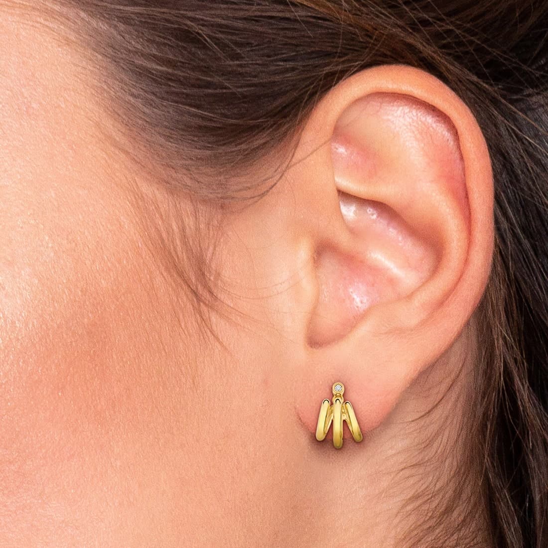 Brinco-em-ouro-amarelo-com-diamantes