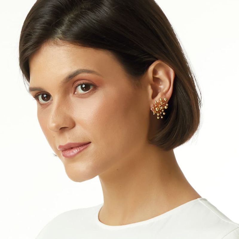 Brinco-em-ouro-amarelo-com-diamantes