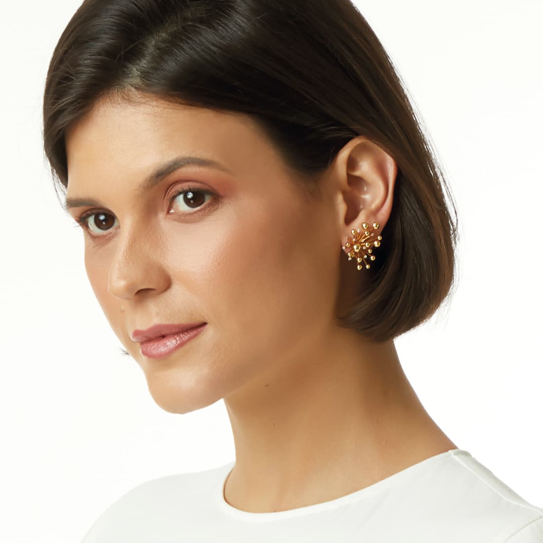 Brinco-em-ouro-amarelo-com-diamantes