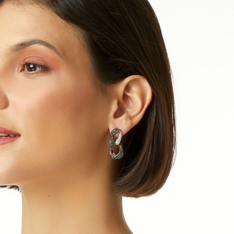 Brincos-em-ouro-branco-com-diamantes-e-diamantes-black