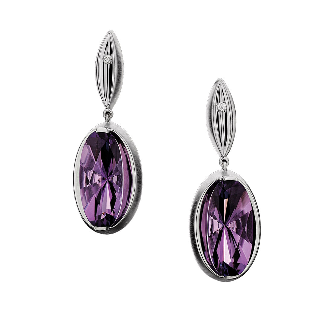 Brinco-em-ouro-branco-com-diamantes-e-ametista
