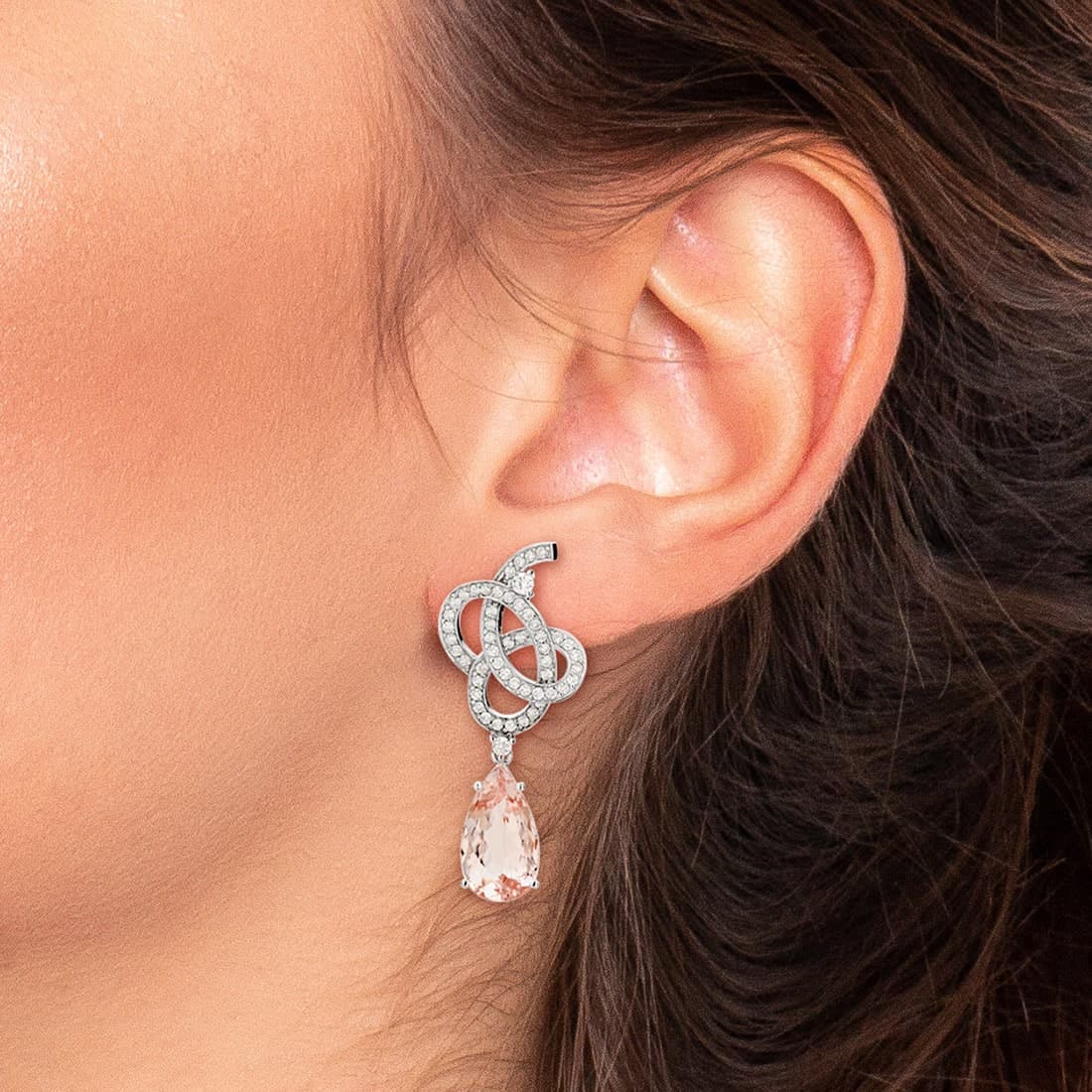 Brinco-em-ouro-branco-com-diamantes-e-morganita