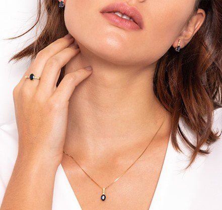 Brinco-em-ouro-amarelo-com-safiras-e-diamantes