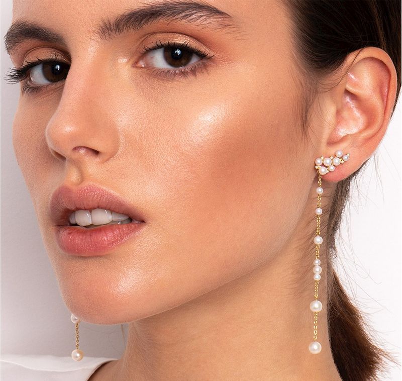 Brincos-em-ouro-amarelo-18k-com-diamante-e-perolas