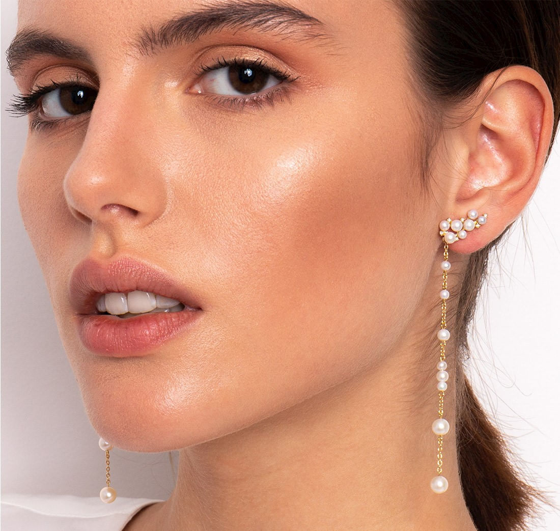 Brincos-em-ouro-amarelo-18k-com-diamante-e-perolas