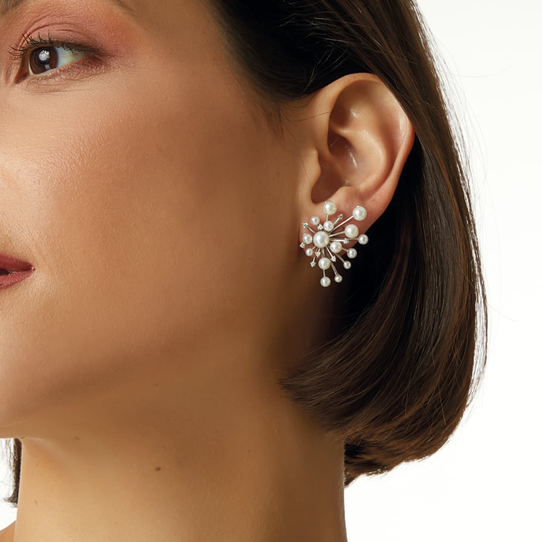 Brinco-em-ouro-branco-com-perolas-e-diamantes