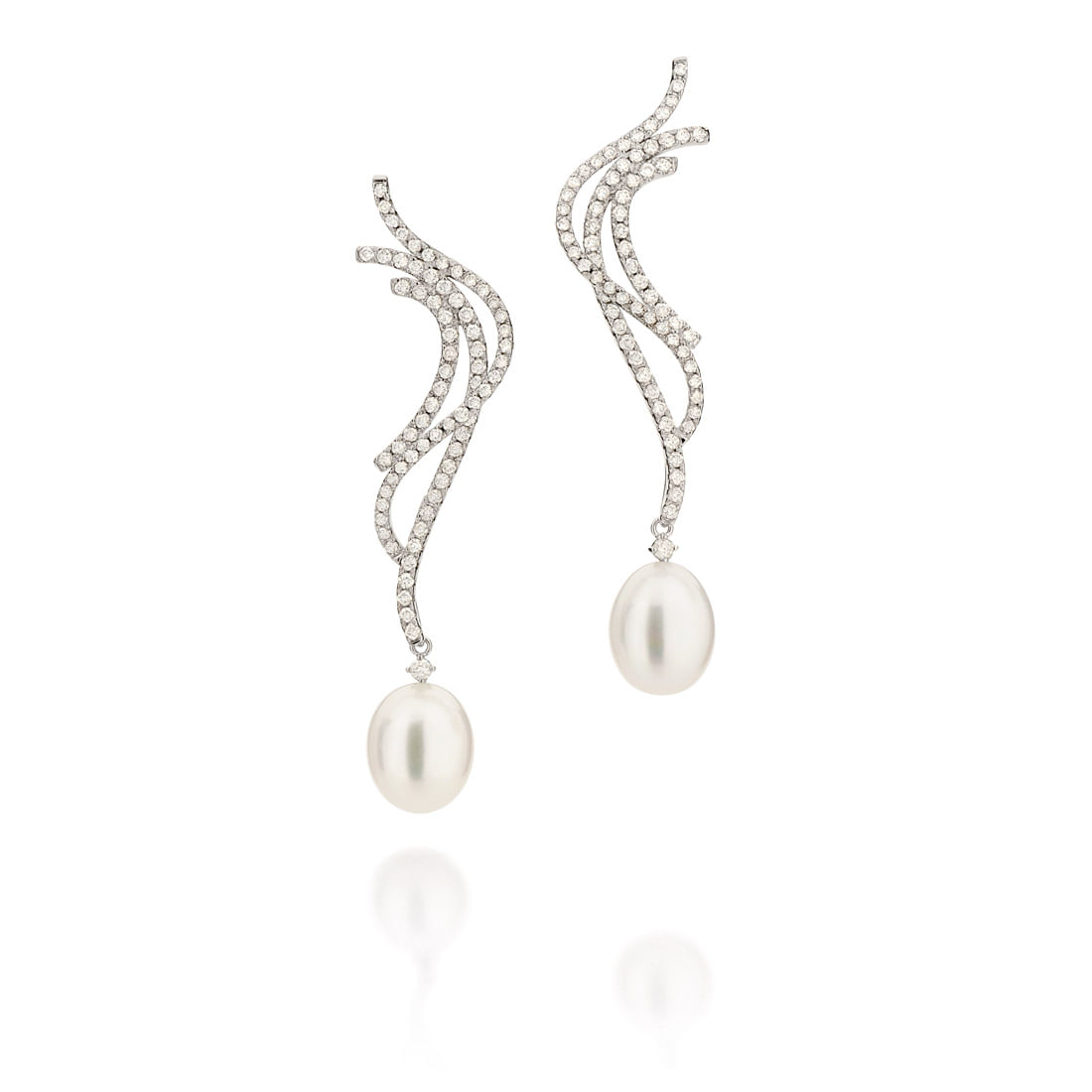 Brinco-em-ouro-branco-com-diamantes-e-perola-biwa
