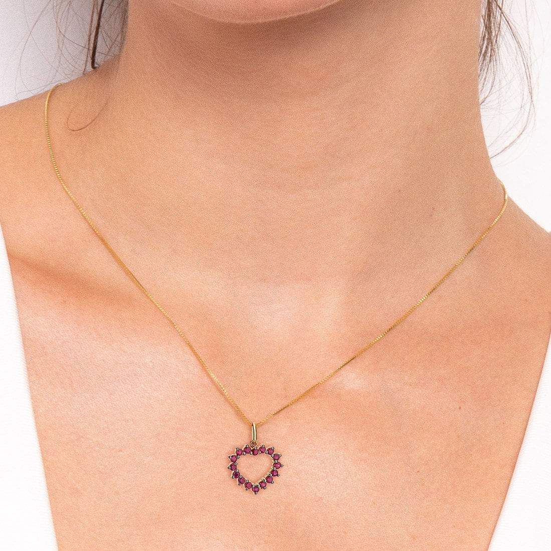 Pingente-coracao-em-ouro-amarelo-e-rubis