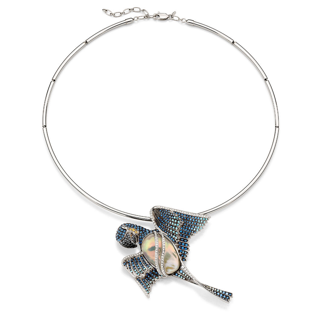 Pingente-arara-azul-em-ouro-branco-com-pedras