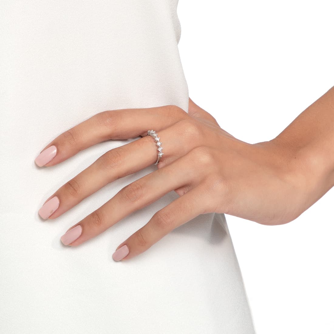 Anel-de-diamantes-em-ouro-branco