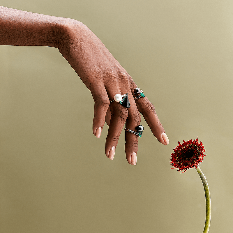Anel-em-ouro-branco-esmeralda-diamantes-black-ASS215BN-3