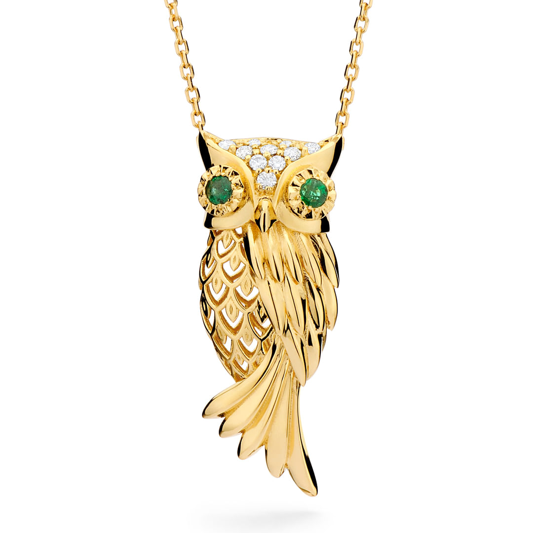 Pingente-Coruja-em-ouro-amarelo-com-diamantes-brancos-e-esmeraldas