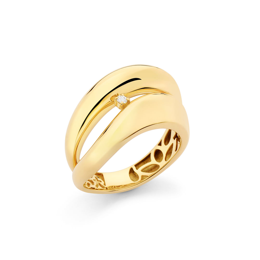 Anel-em-ouro-amarelo-com-diamante