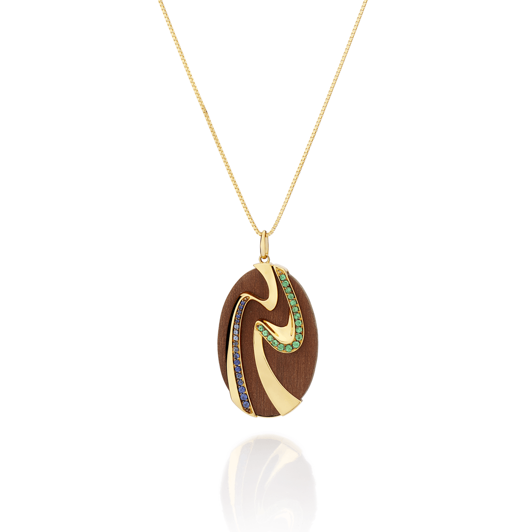 Pingente-em-ouro-amarelo-com-madeira-macaranduba-de-manejo-sustentavel
