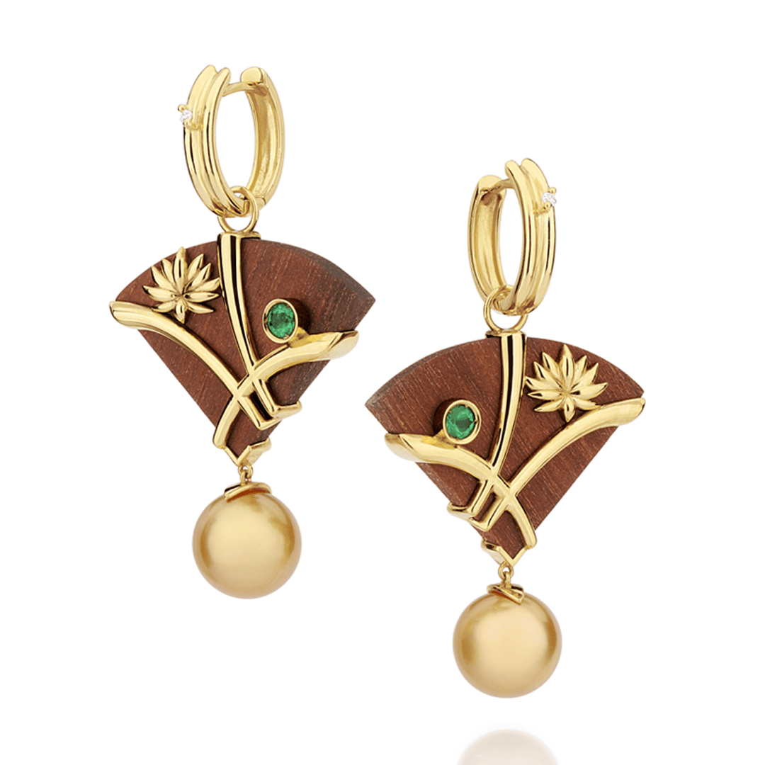 Brincos-em-ouro-amarelo-com-madeira-diamantes-e-perola