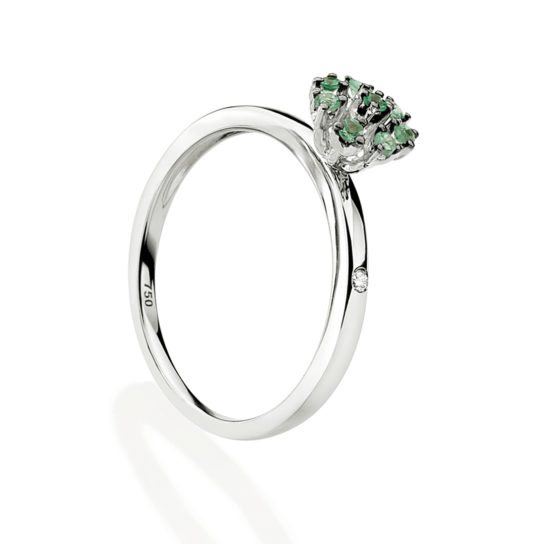Anel-em-ouro-branco-com-diamante-e-esmeraldas