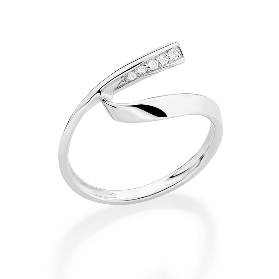 Anel-em-ouro-branco-com-diamantes