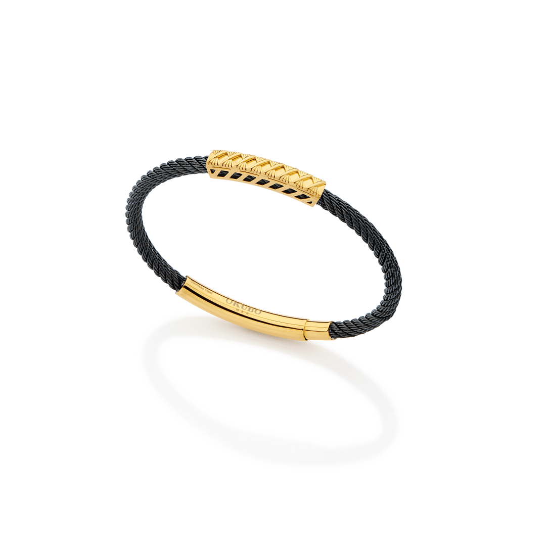 Pulseira-Menuki-com-ornamento-superior-em-ouro-amarelo-e-pulseira-e-fecho-em-aco-