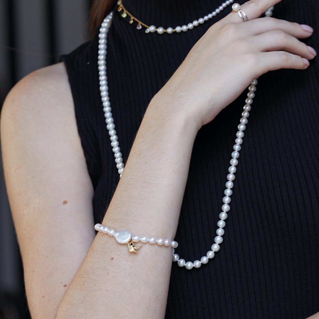 Pulseira-de-perolas-biwa-perola-keshi-e-tsuru-em-ouro-amarelo-18k