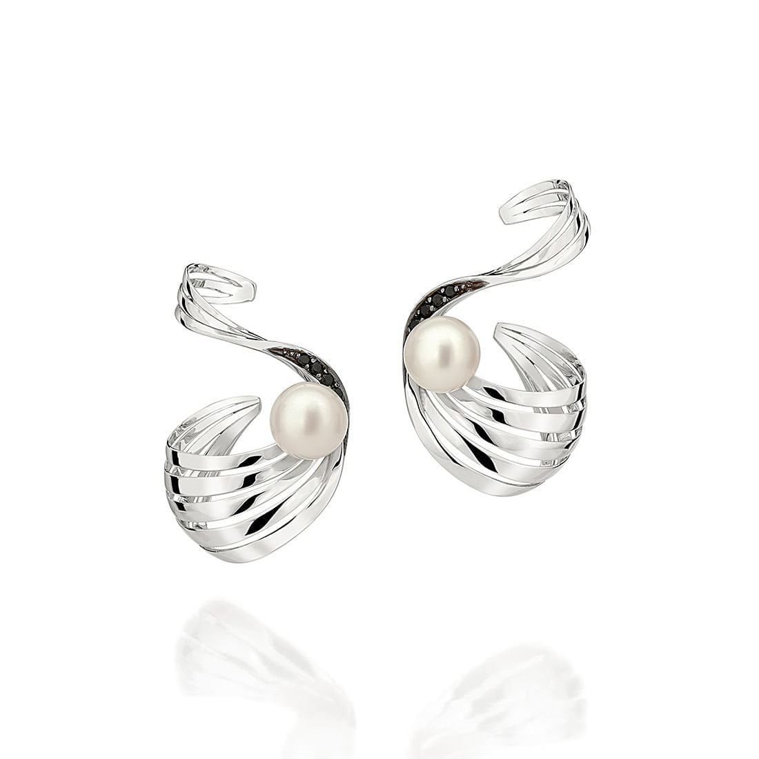 Brincos-em-ouro-branco-com-diamantes-negros-e-perolas