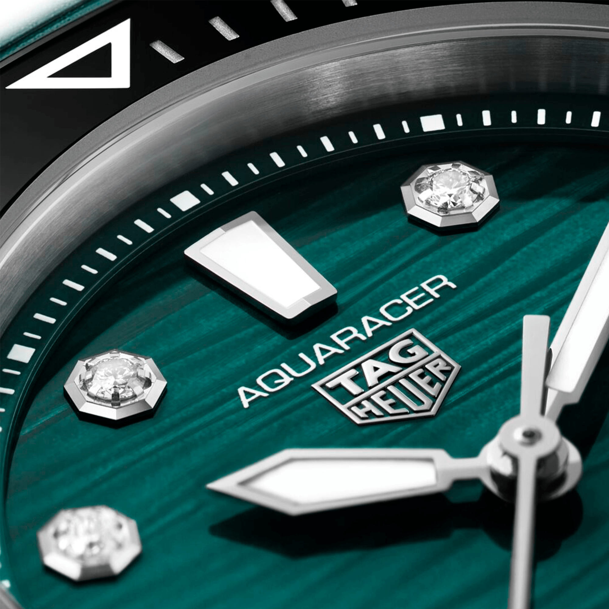 TAG-Heuer-Aquaracer-Professional-300-Date