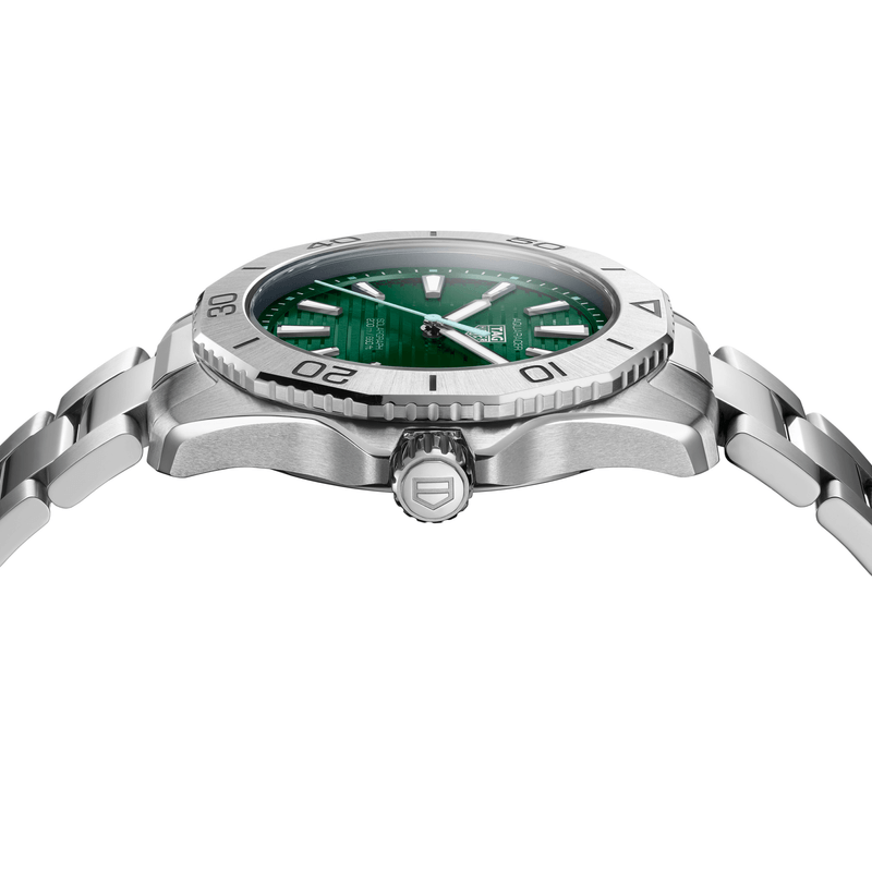 TAG-Heuer-Aquaracer-Professional-200-Solargraph