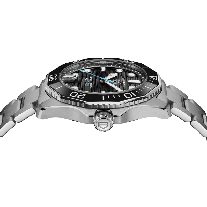 TAG-Heuer-Aquaracer-Professional-300-Date