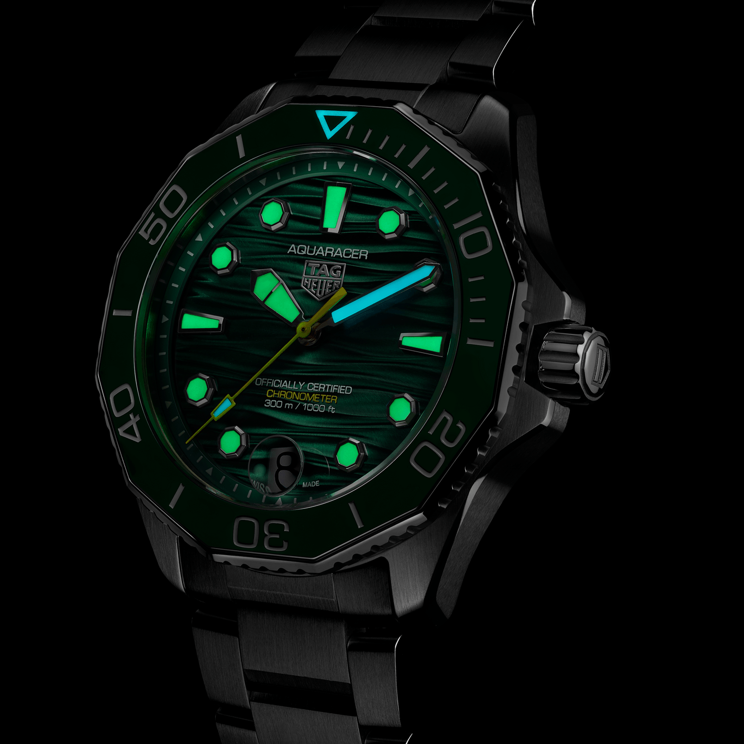 TAG-Heuer-Aquaracer-Professional-300-Date