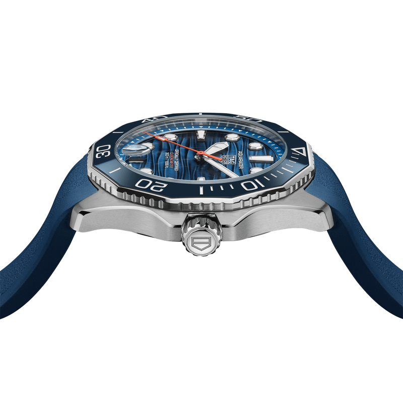 TAG-Heuer-Aquaracer-Professional-300-Date