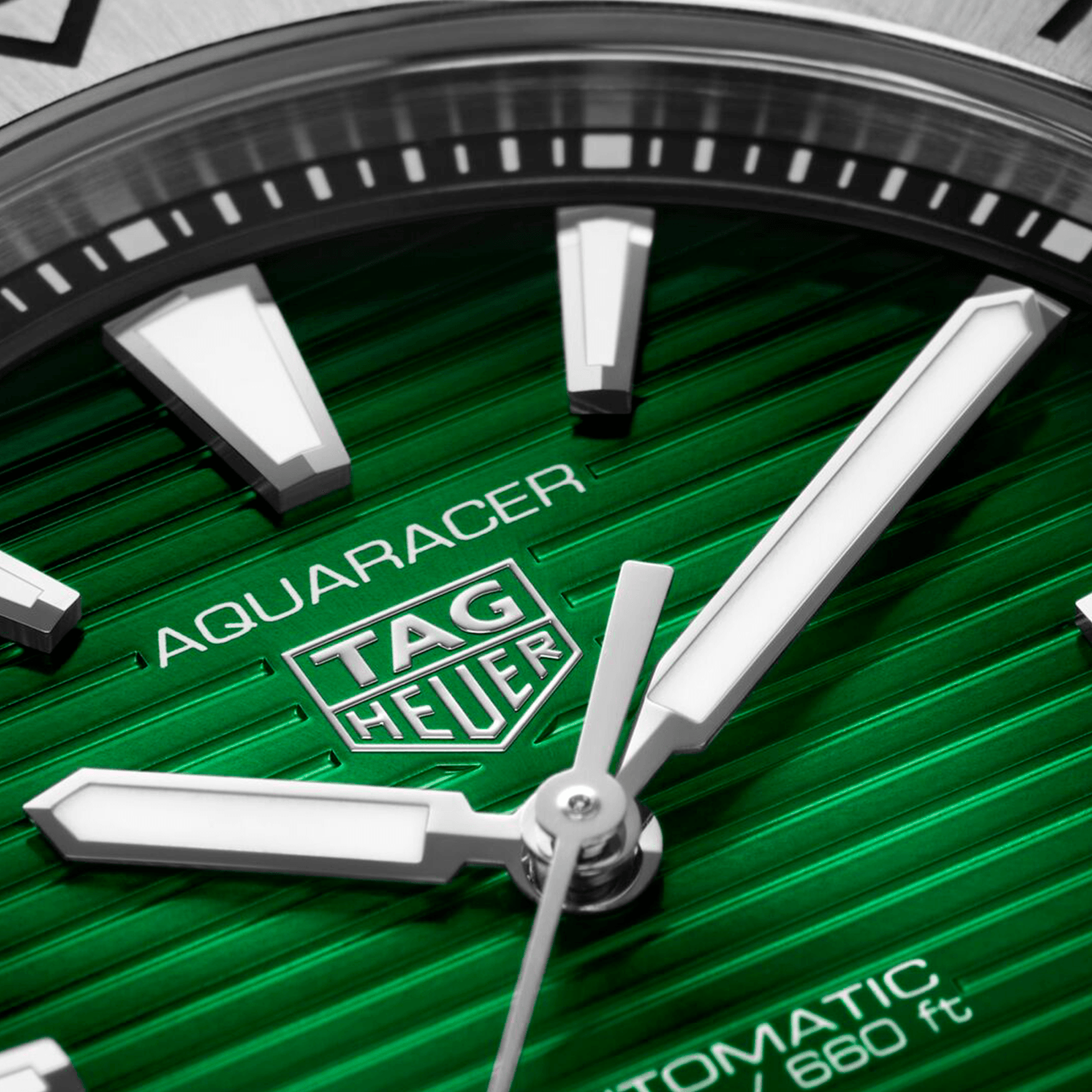 TAG-Heuer-Aquaracer-Professional-200-Date