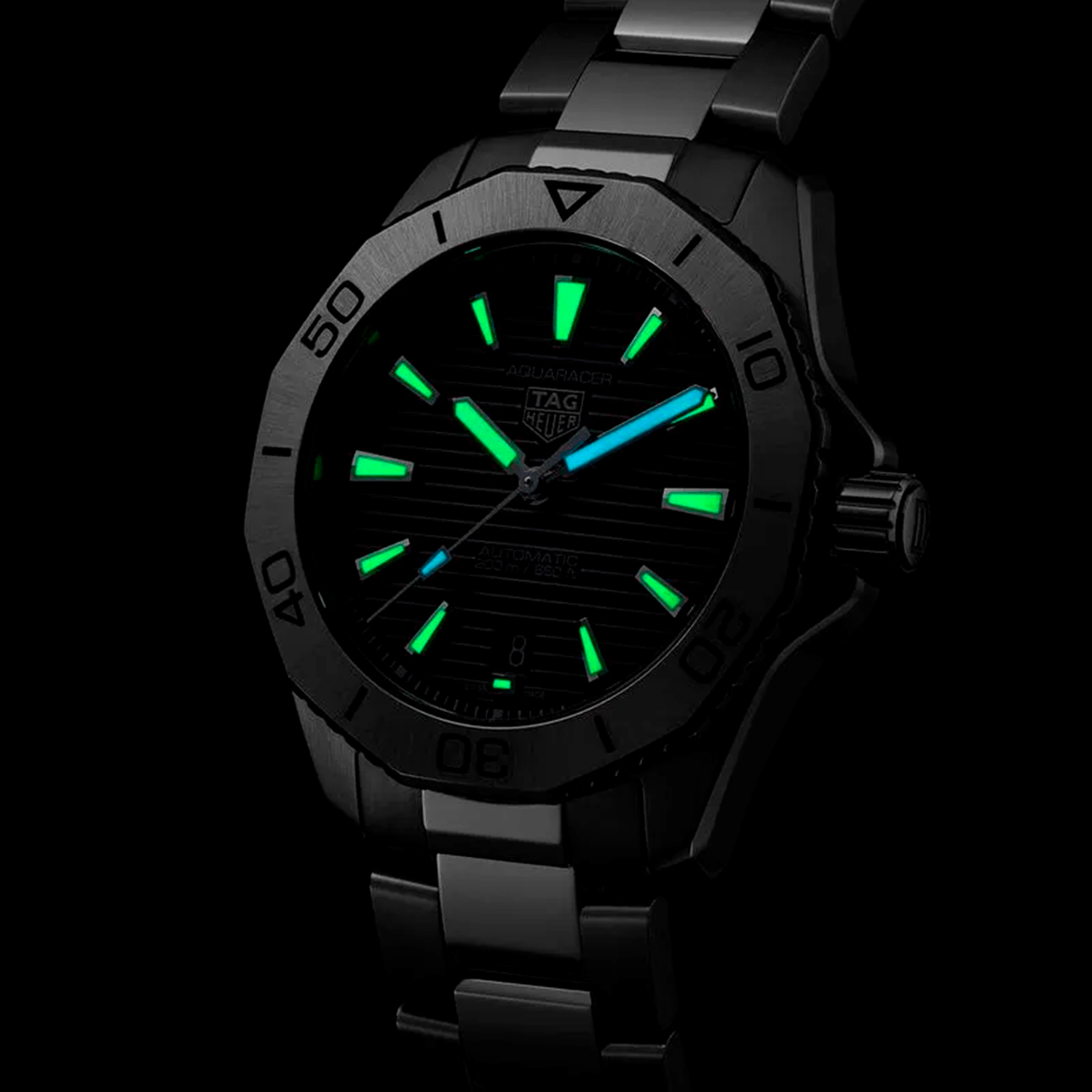 TAG-Heuer-Aquaracer-Professional-200-Date