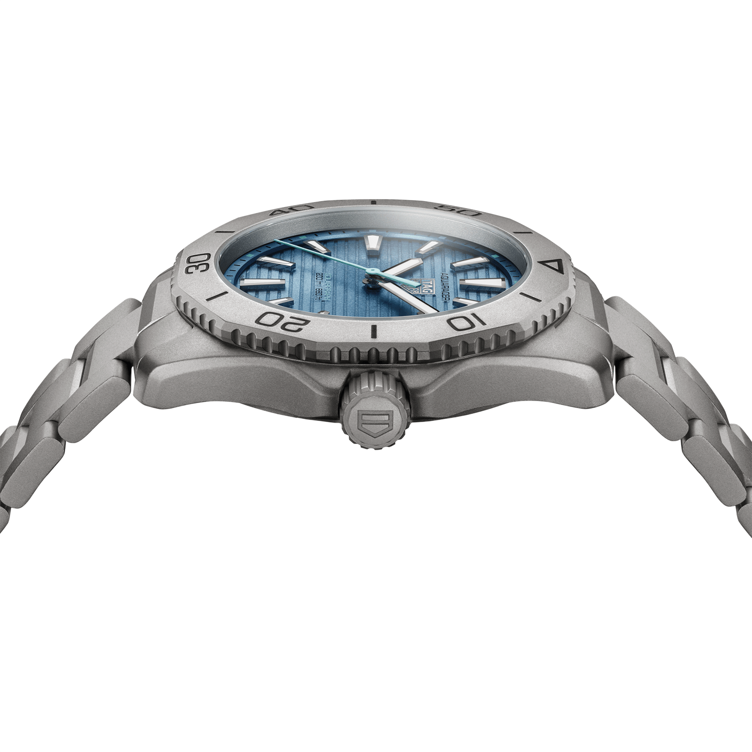 TAG-Heuer-Aquaracer-Professional-200-Solargraph