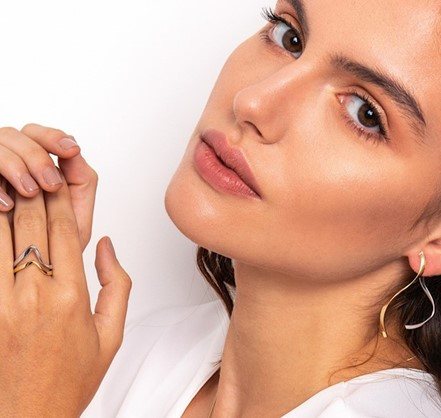 Anel-em-ouro-amarelo-e-branco-18k
