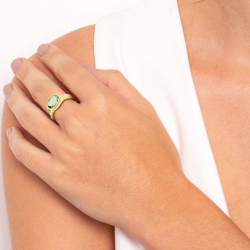 Anel-de-ouro-amarelo-com-diamante-e-prasiolita