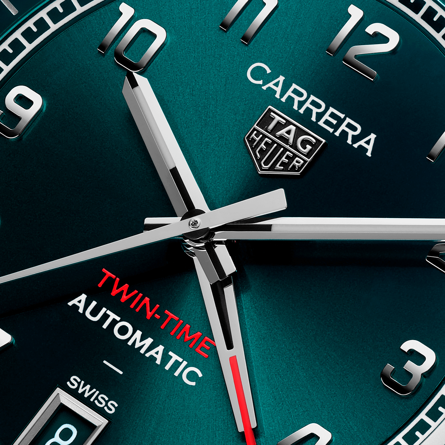 WDA2114.BA0043-TAG-Heuer-Carrera-Date-Twin-Time_FOCUS