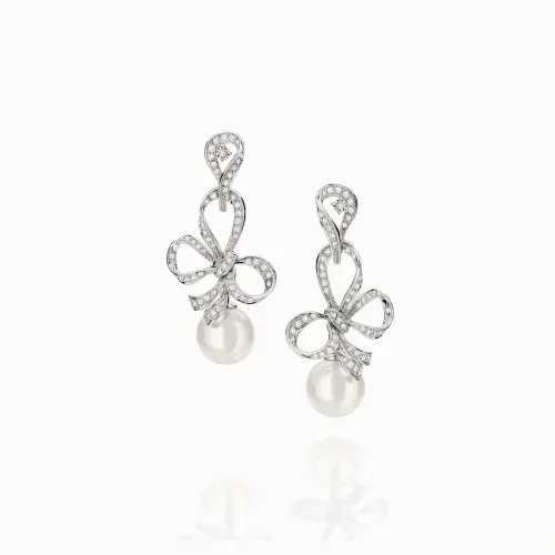 Brinco em ouro branco com pérolas e diamantes