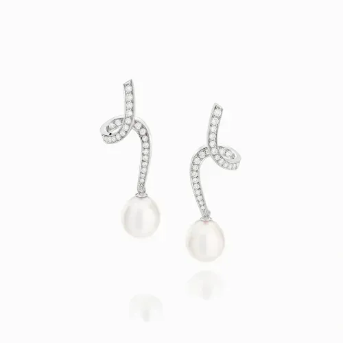 Brinco em ouro branco com diamantes e pérolas