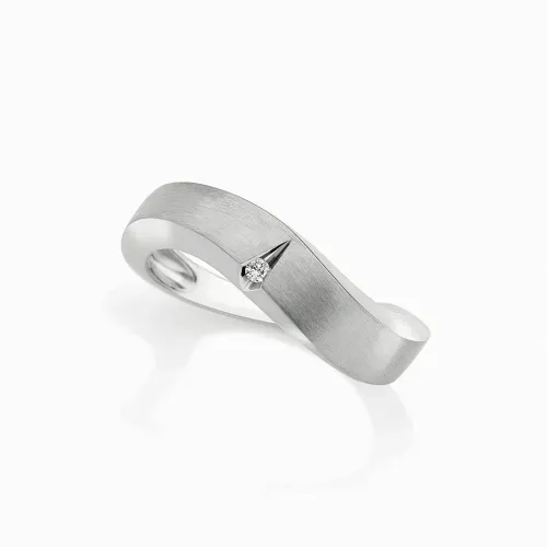 Anel em ouro branco com diamante