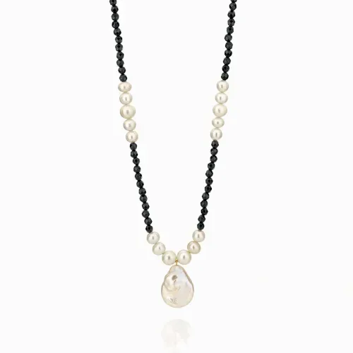 Colar em ouro amarelo com agata negra, pérolas e pérolas keshi