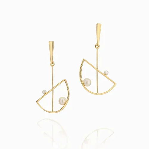 Brincos em ouro amarelo com pérolas