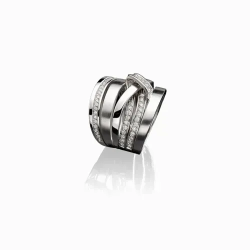 Anel de ouro branco com diamantes